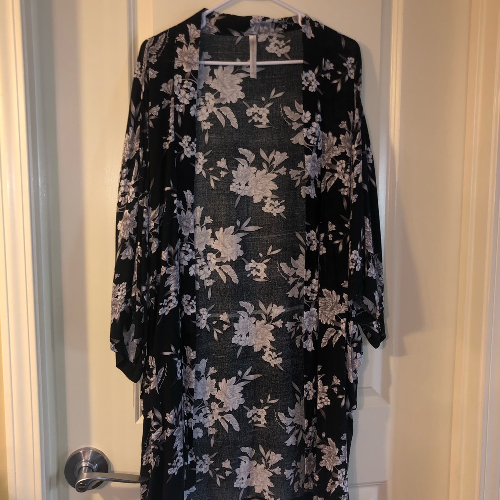 Spiritual Gangster Kimono - Picture 3 of 3